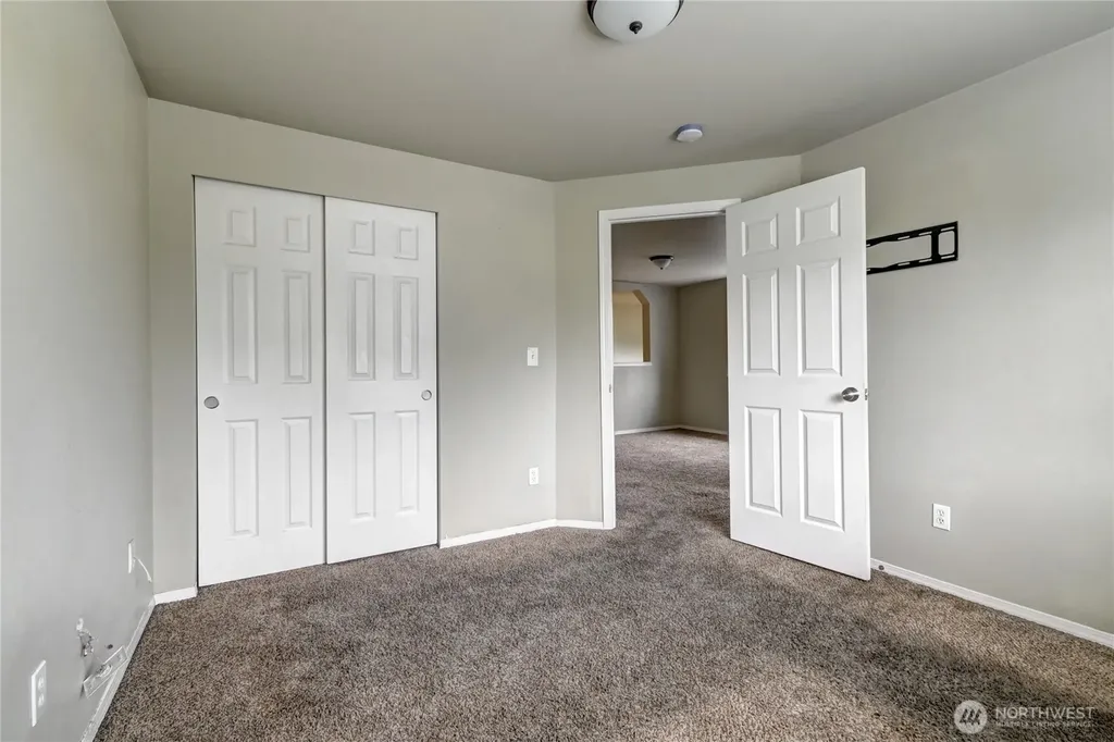 16127 SE 256th Place Covington WA 98042
