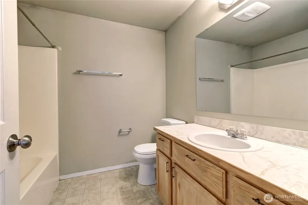 16127 SE 256th Place Covington WA 98042