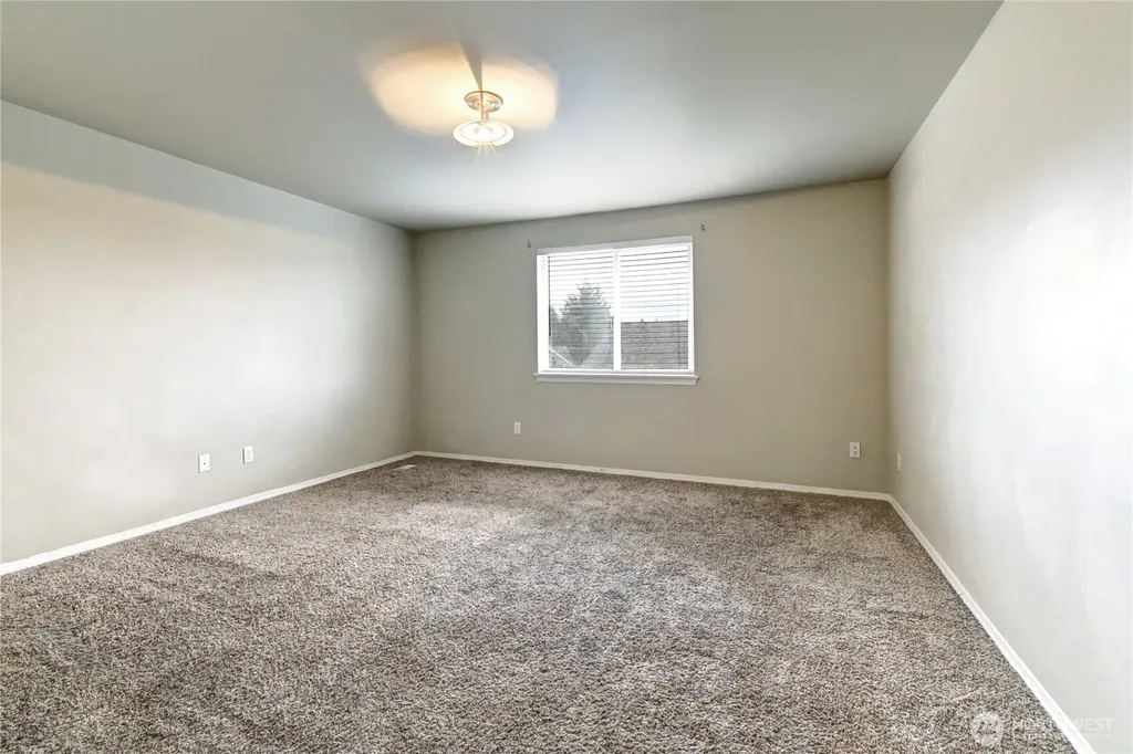 16127 SE 256th Place Covington WA 98042
