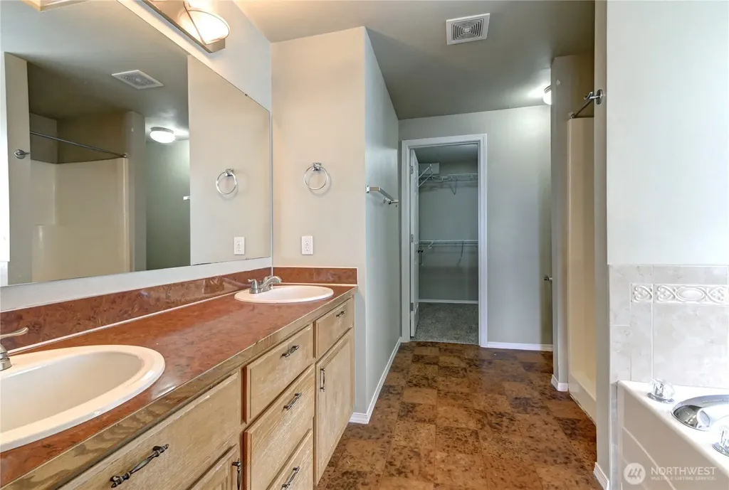 16127 SE 256th Place Covington WA 98042