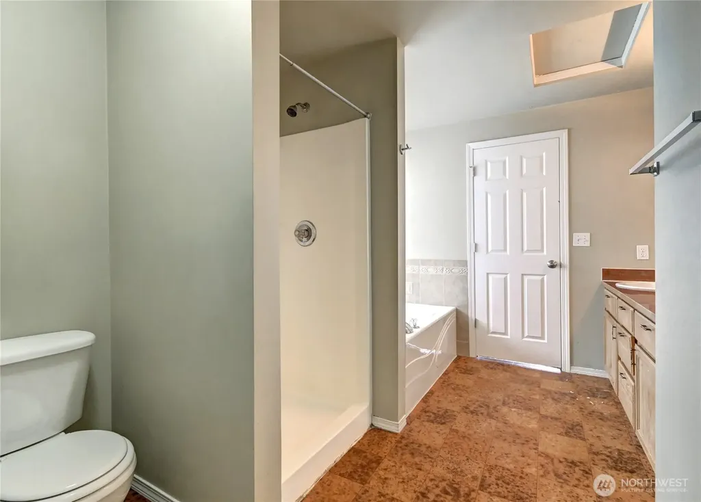 16127 SE 256th Place Covington WA 98042