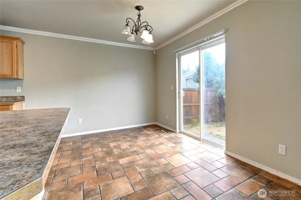 16127 SE 256th Place Covington WA 98042