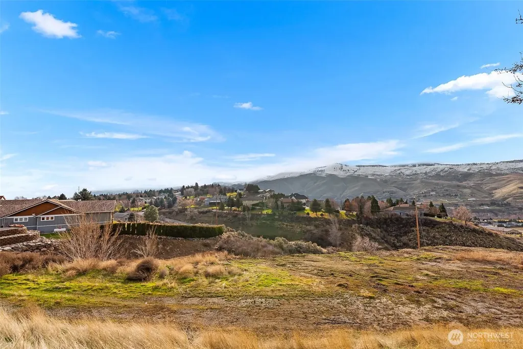 1395 Mountain Vista Wenatchee WA 98801