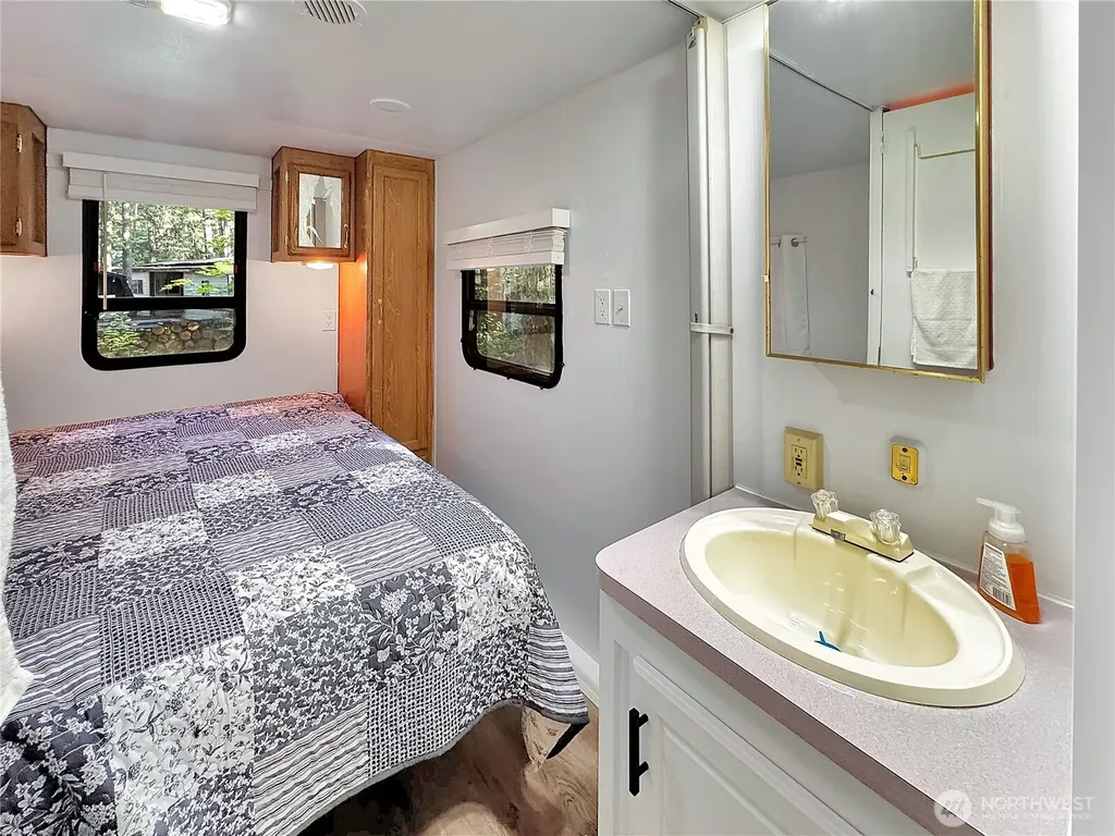 203 Fireside Lodge Deming WA 98266