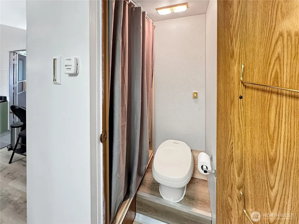 203 Fireside Lodge Deming WA 98266