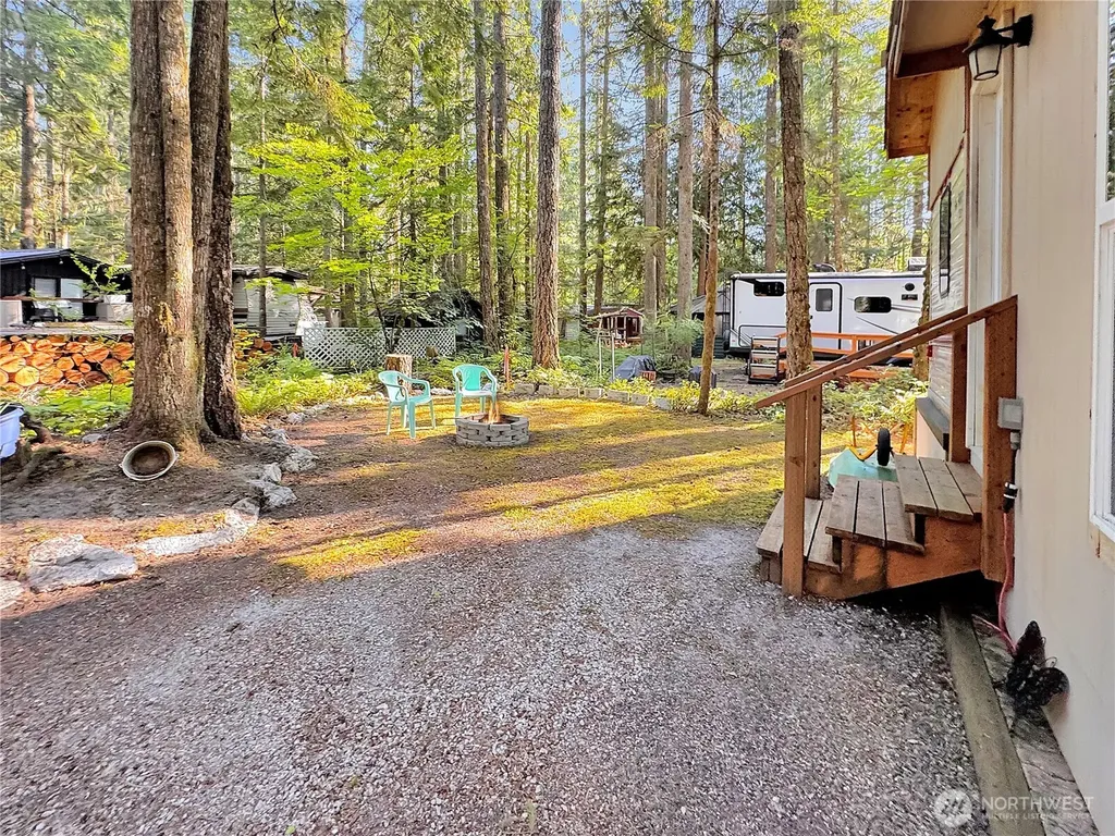 203 Fireside Lodge Deming WA 98266