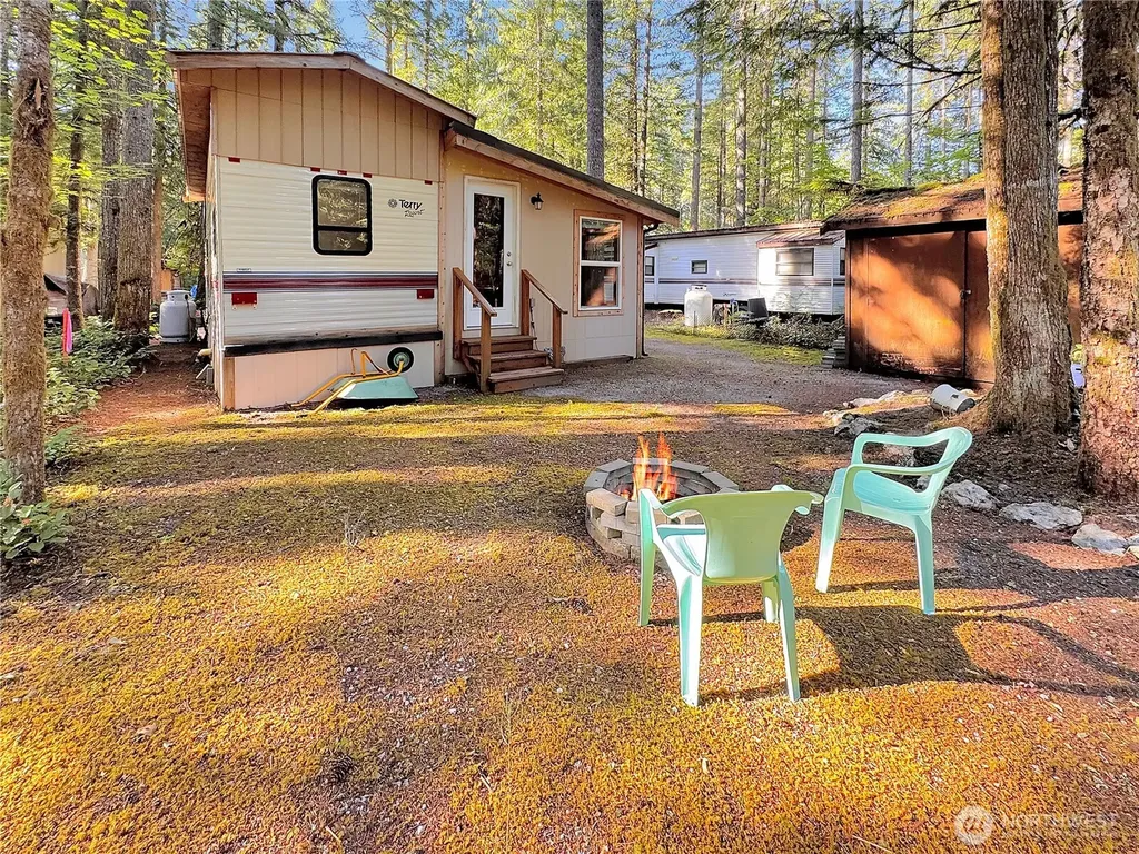 203 Fireside Lodge Deming WA 98266
