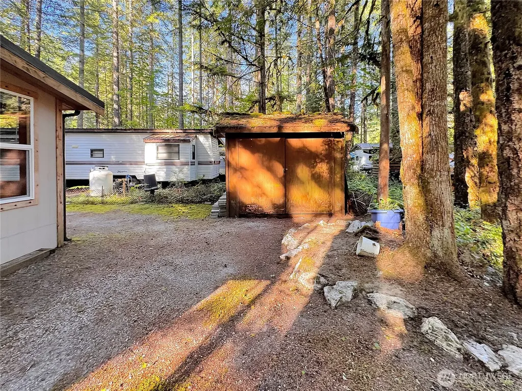 203 Fireside Lodge Deming WA 98266