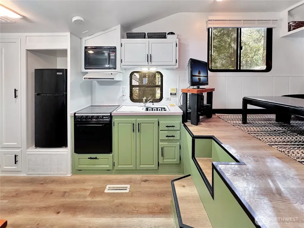 203 Fireside Lodge Deming WA 98266