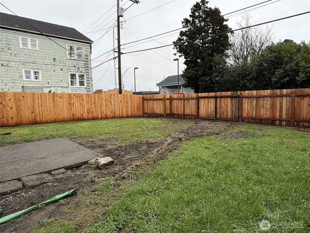 809 W Market Street Aberdeen WA 98520
