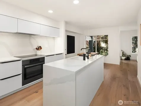 1029 Belmont Avenue E Seattle WA 98102