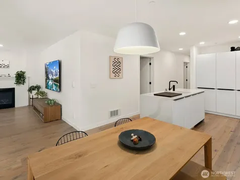 1029 Belmont Avenue E Seattle WA 98102