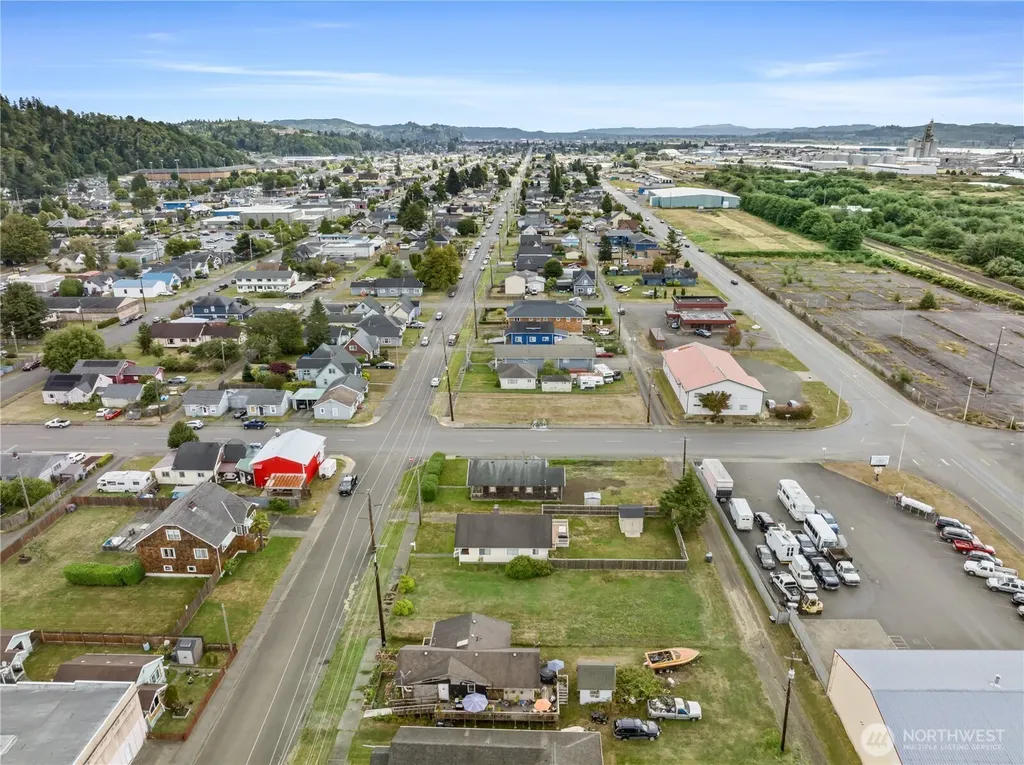 2214 Pacific Avenue Hoquiam WA 98550