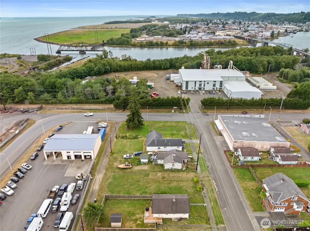2214 Pacific Avenue Hoquiam WA 98550