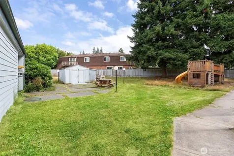 8823 Holly Drive Everett WA 98208