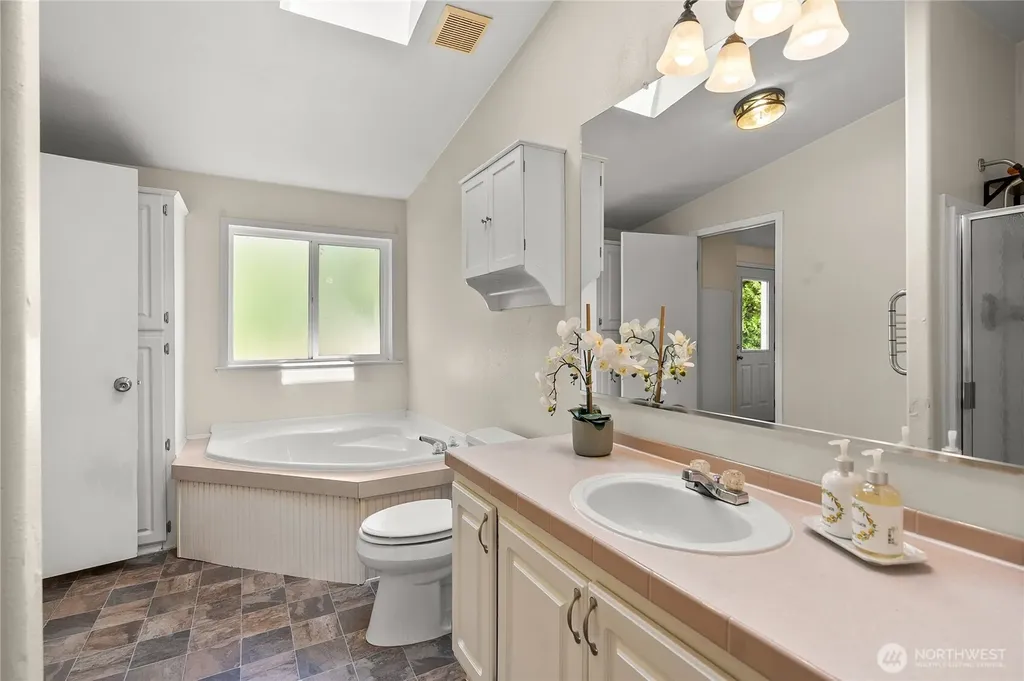 1870 NW Vaa Road Poulsbo WA 98370