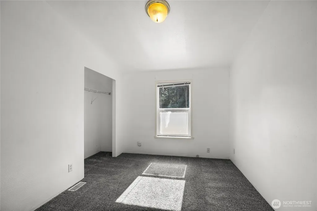 1870 NW Vaa Road Poulsbo WA 98370