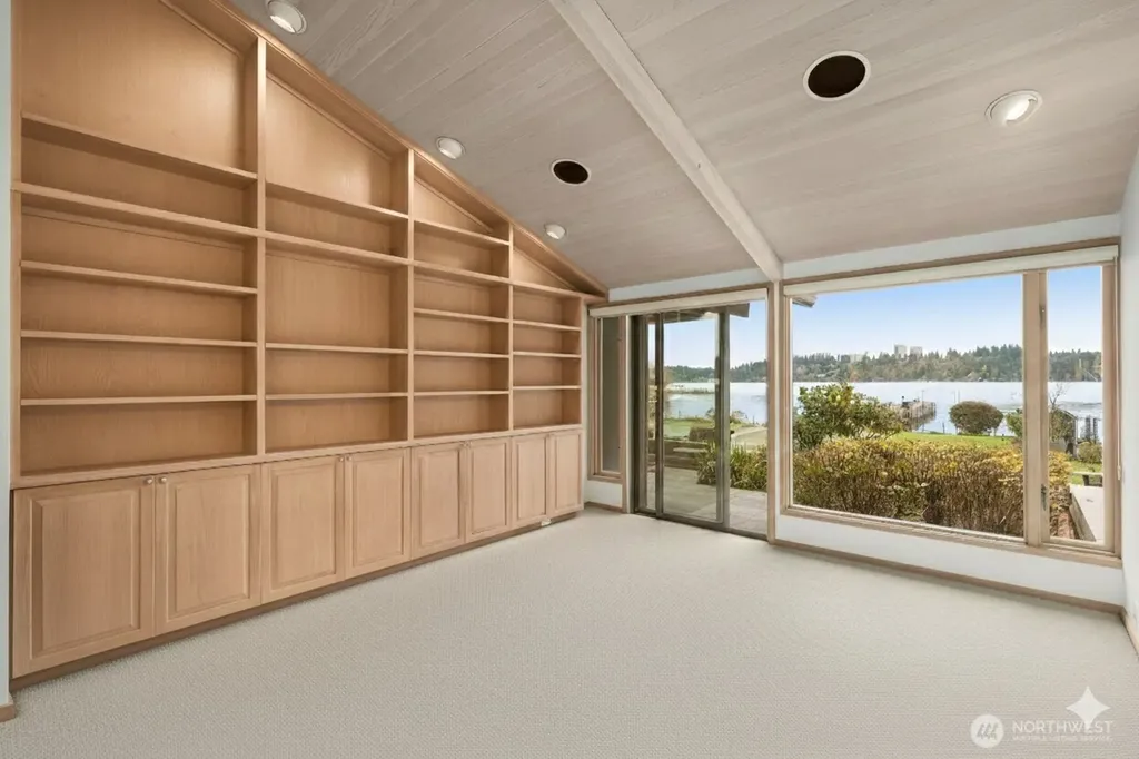 8428 N Mercer Way Mercer Island WA 98040