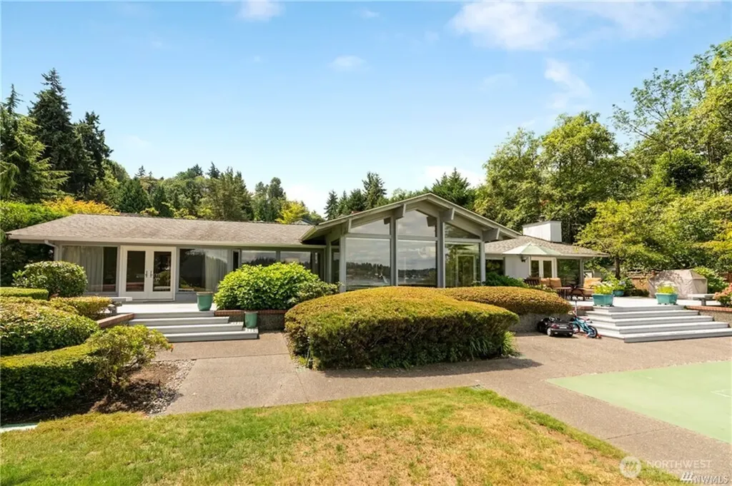 8428 N Mercer Way Mercer Island WA 98040