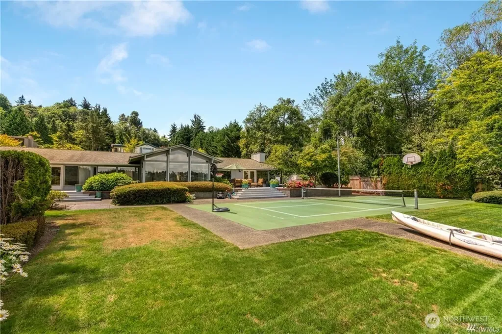 8428 N Mercer Way Mercer Island WA 98040
