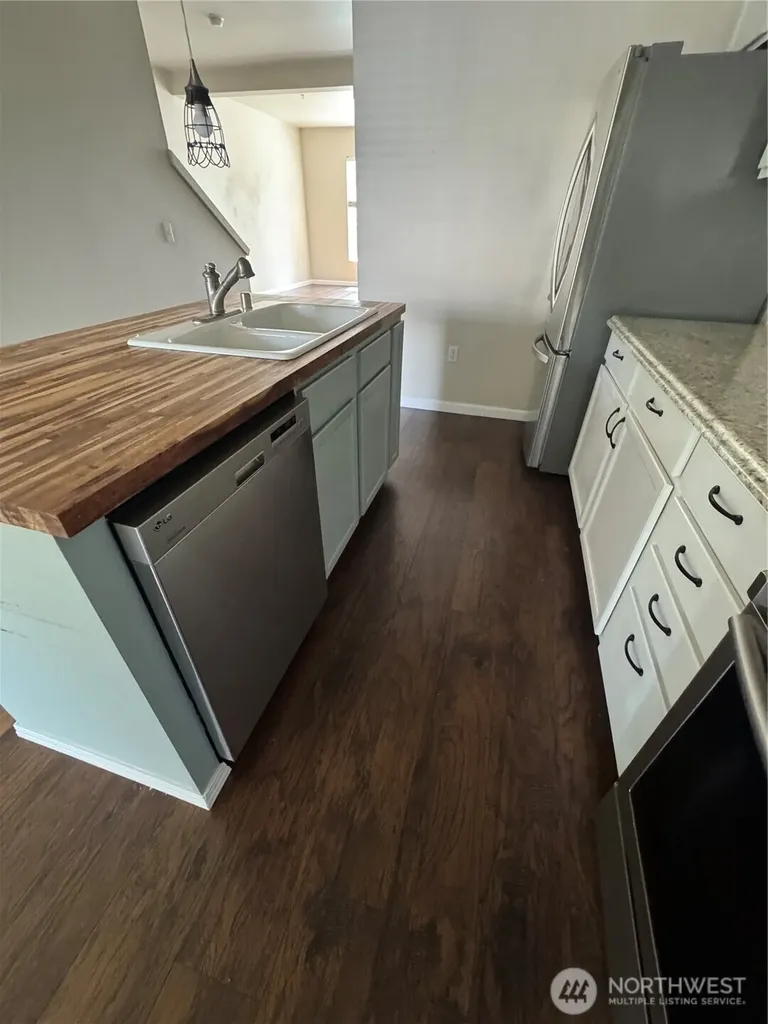 5307 Military Road E Tacoma WA 98446