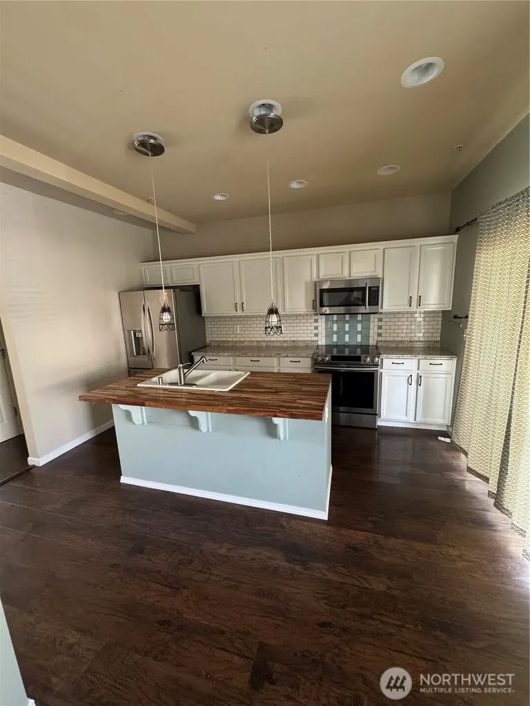 5307 Military Road E Tacoma WA 98446