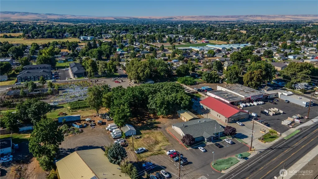 914 NE Rose Street College Place WA 99324