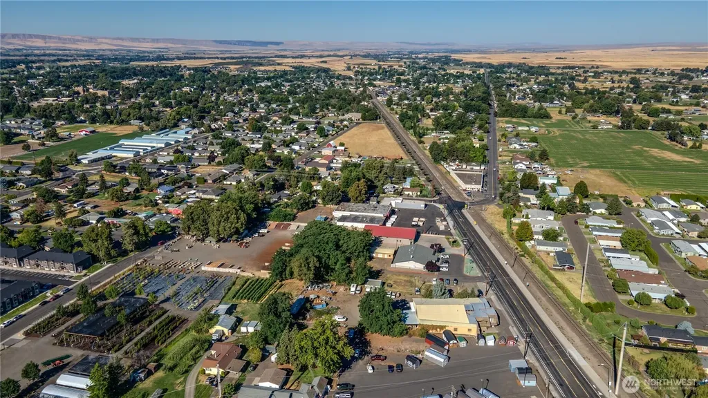 914 NE Rose Street College Place WA 99324