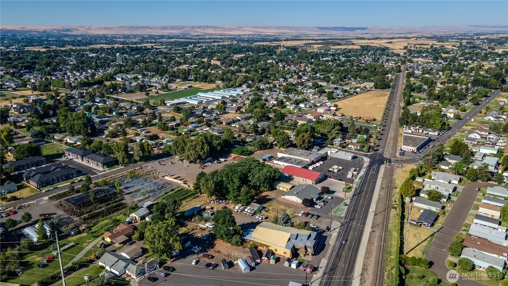 914 NE Rose Street College Place WA 99324