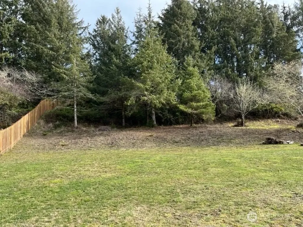 950 Discovery Avenue SE Ocean Shores WA 98569