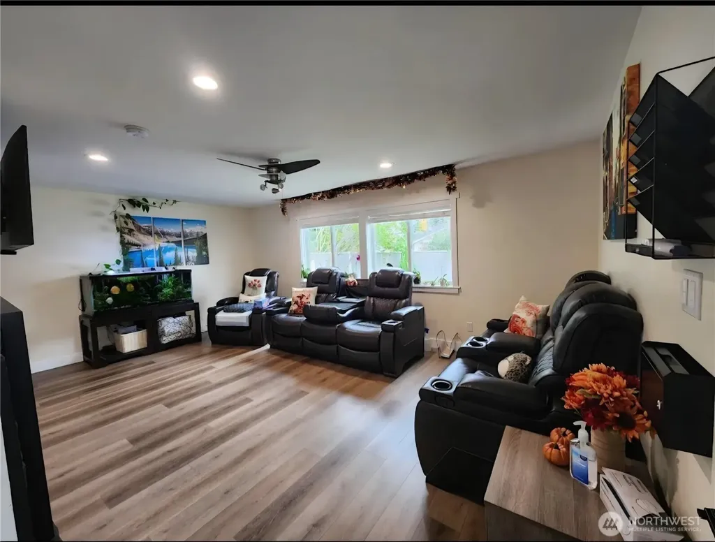 Mountlake Terrace WA 98043