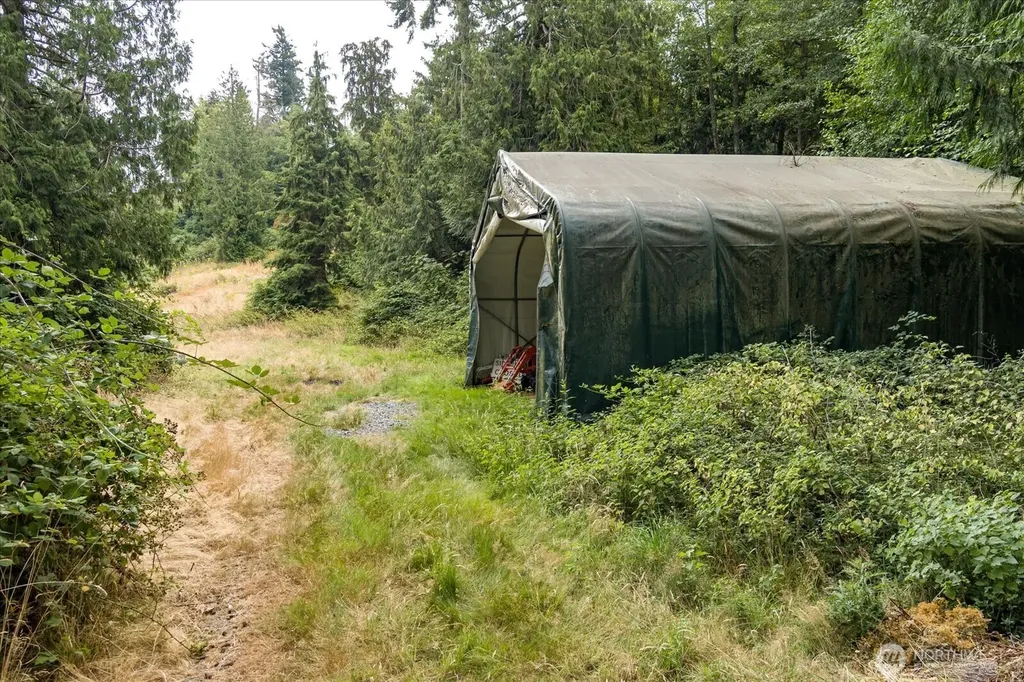 8175 Mossy Rock Road Clinton WA 98236