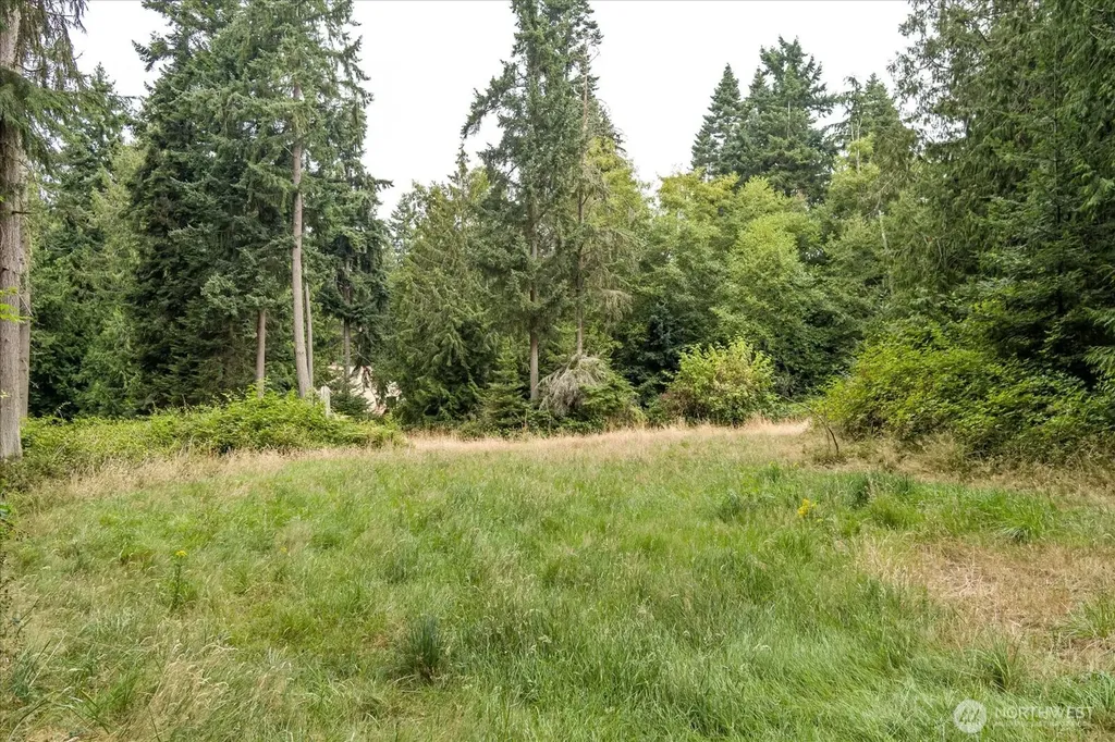 8175 Mossy Rock Road Clinton WA 98236