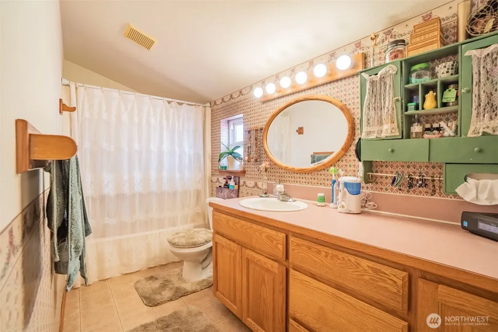 1109 Valley Avenue NW Puyallup WA 98371