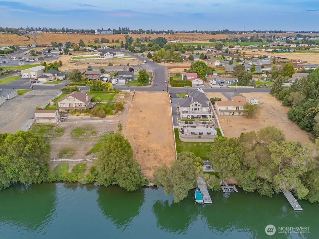 4898 Shorecrest Drive NE Moses Lake WA 98837