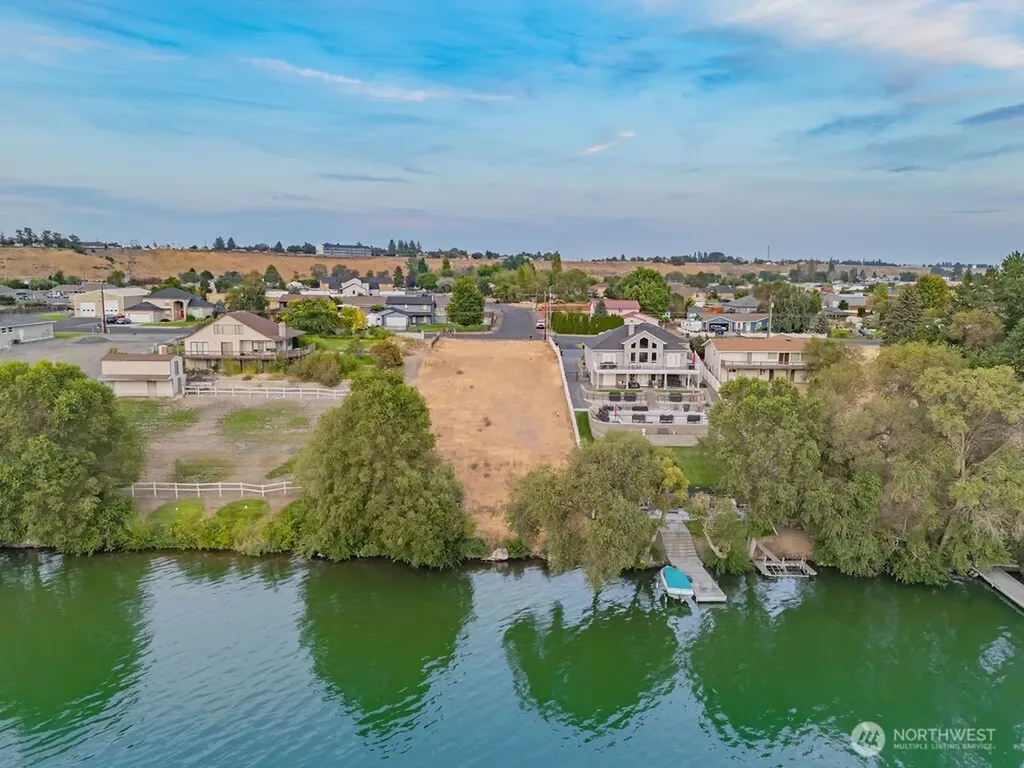 4898 Shorecrest Drive NE Moses Lake WA 98837