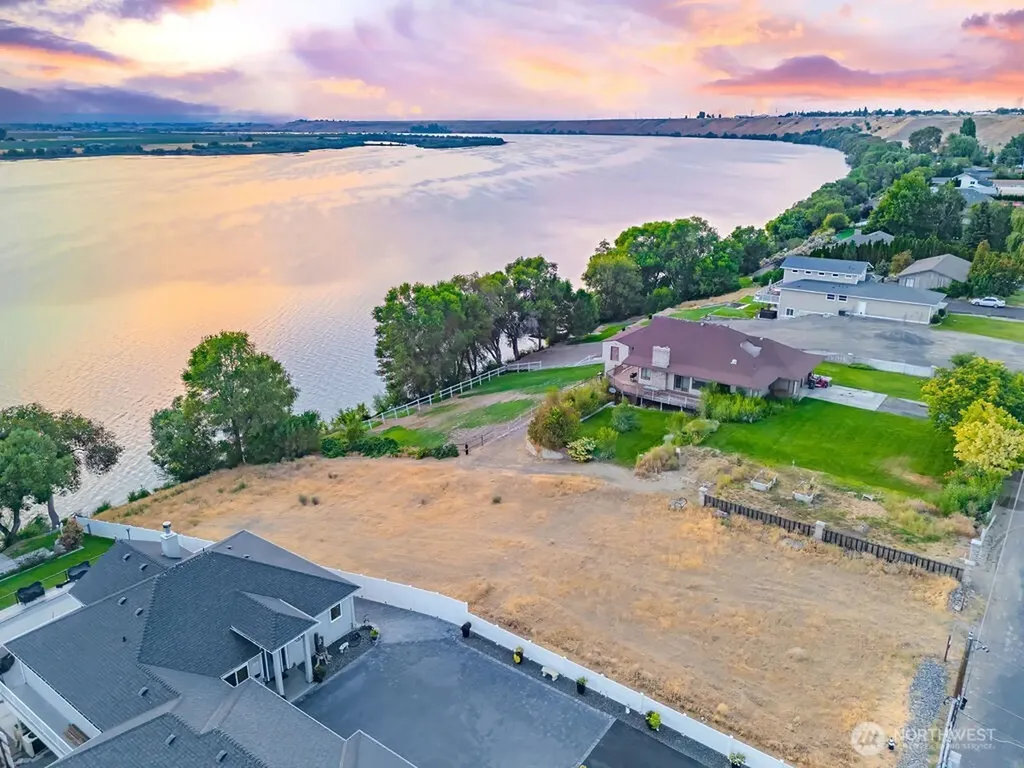 4898 Shorecrest Drive NE Moses Lake WA 98837