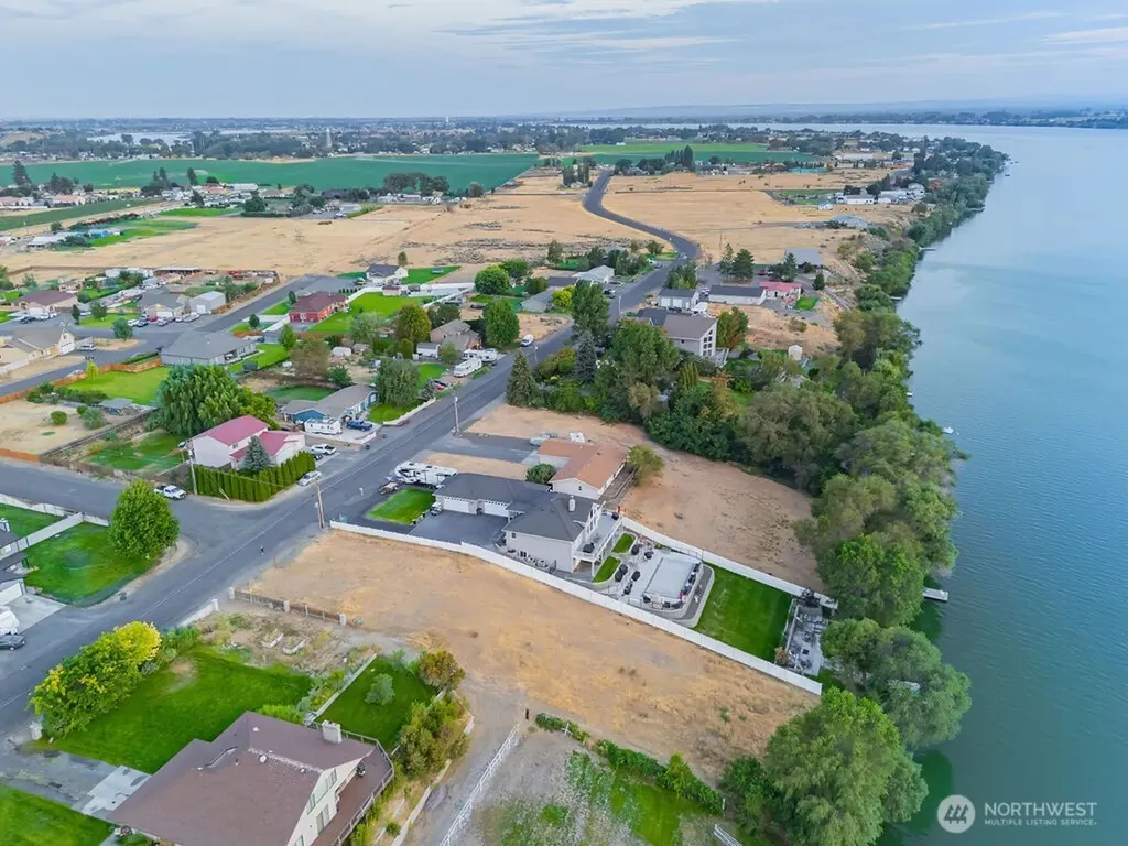 4898 Shorecrest Drive NE Moses Lake WA 98837