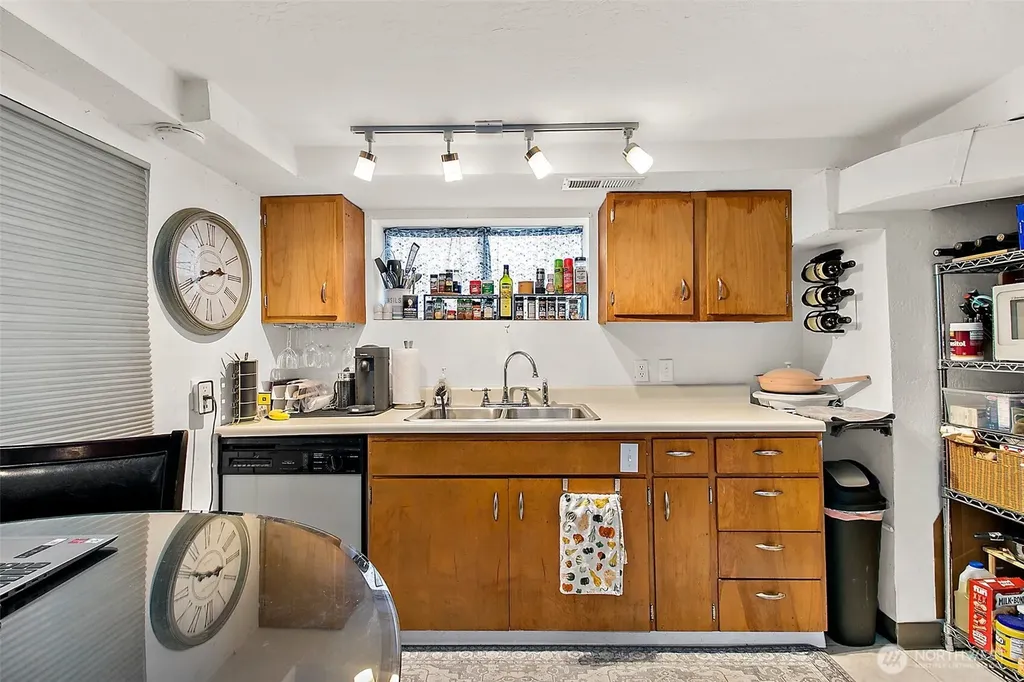 2416 NE 16th Street Renton WA 98056