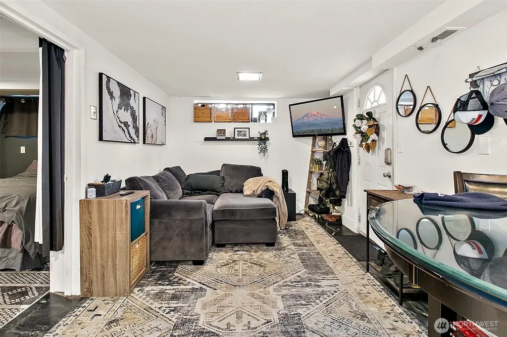 2416 NE 16th Street Renton WA 98056