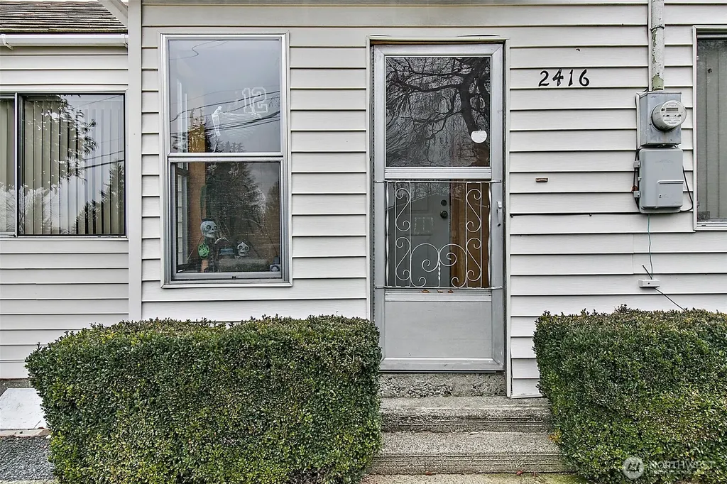 2416 NE 16th Street Renton WA 98056