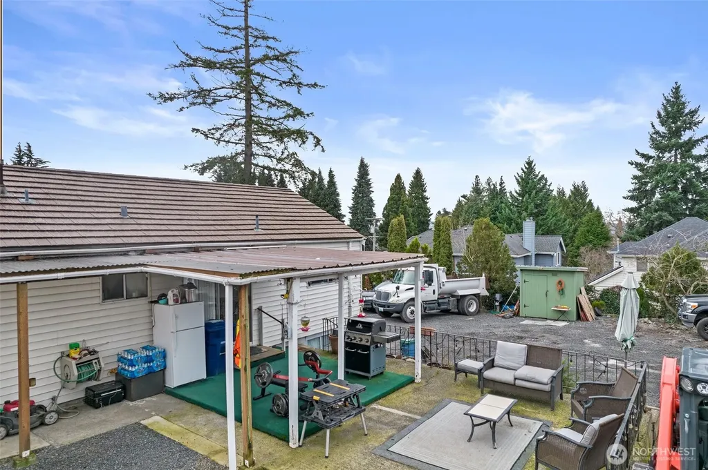 2416 NE 16th Street Renton WA 98056