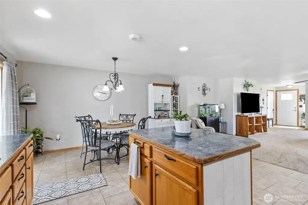 1346 E Greens Loop Moses Lake WA 98837