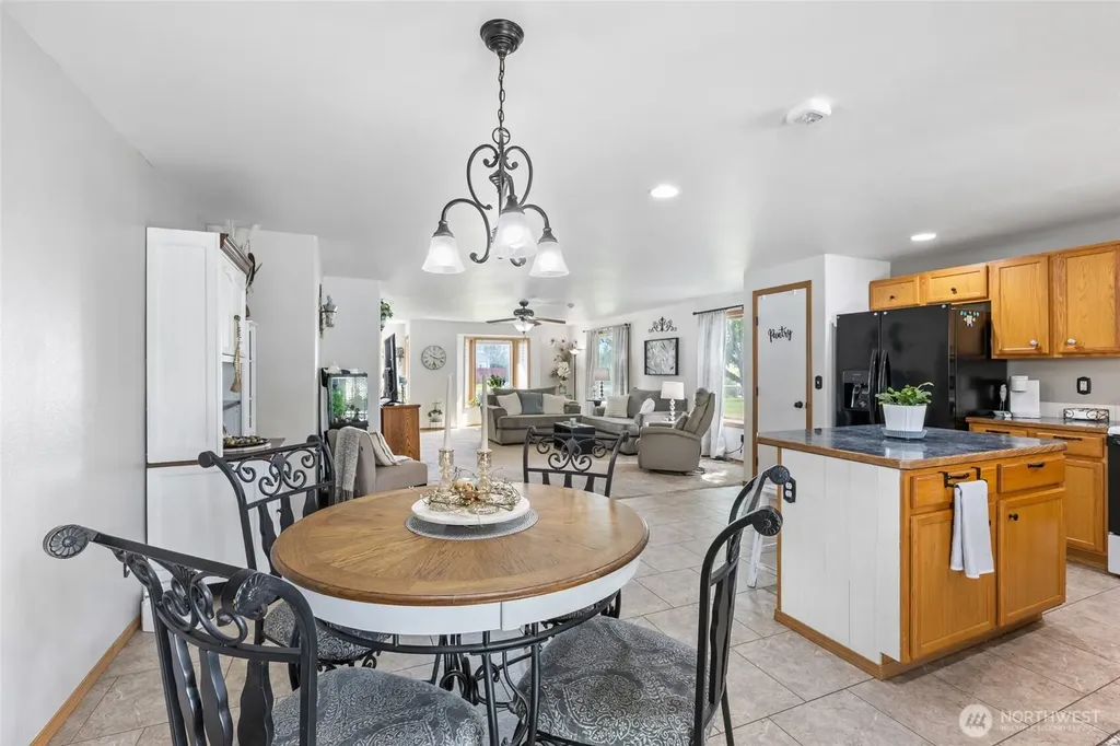 1346 E Greens Loop Moses Lake WA 98837