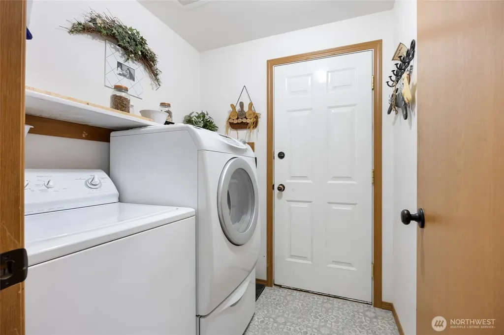 1346 E Greens Loop Moses Lake WA 98837