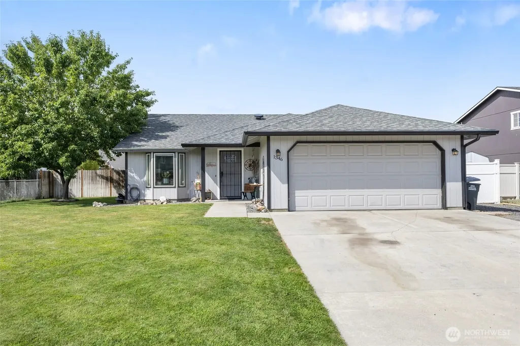 1346 E Greens Loop Moses Lake WA 98837