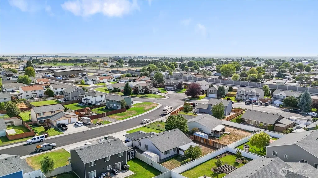 1346 E Greens Loop Moses Lake WA 98837