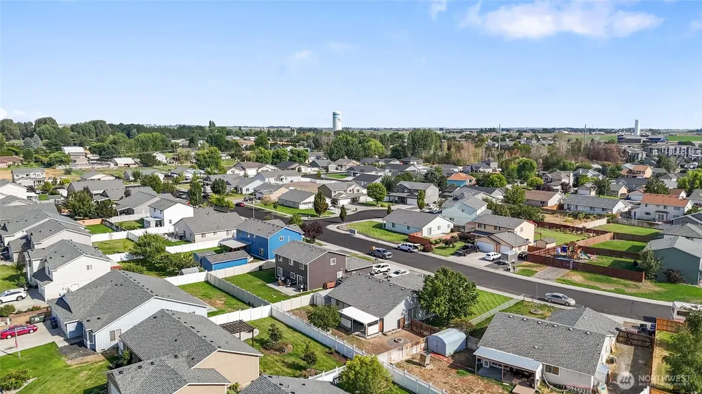 1346 E Greens Loop Moses Lake WA 98837