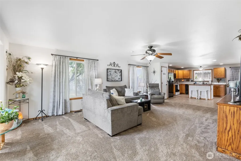 1346 E Greens Loop Moses Lake WA 98837