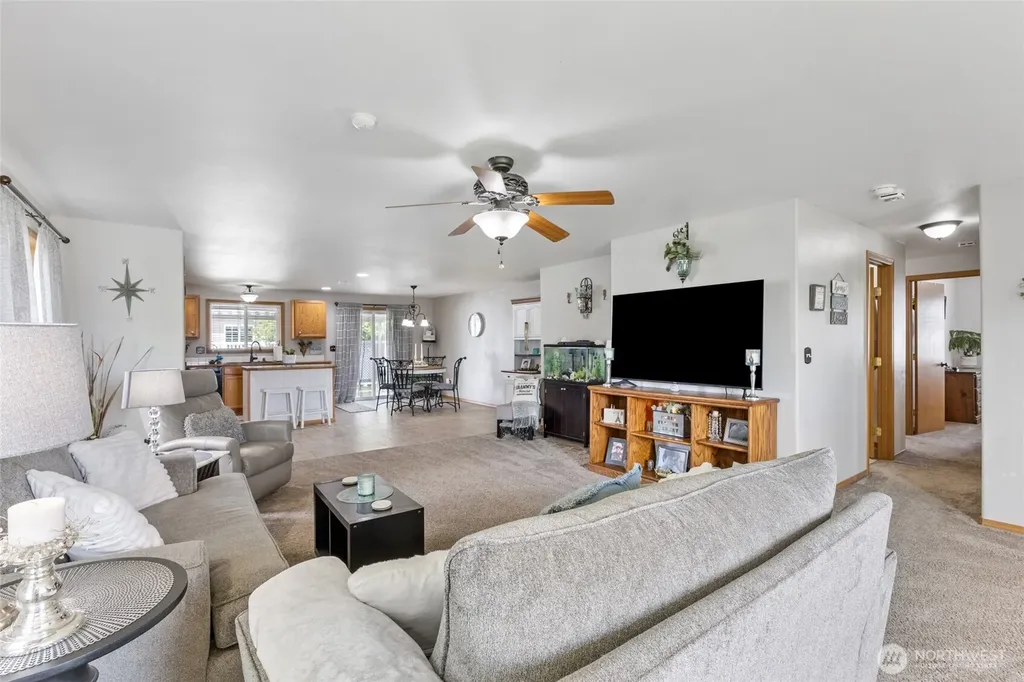 1346 E Greens Loop Moses Lake WA 98837